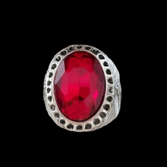 Jewelry - 💎Gorgeous ruby gemstone ring